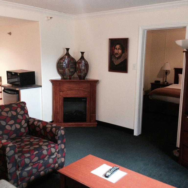 Ptarmigan Inn Hay River Номер фото