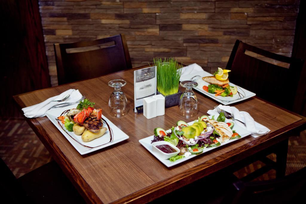 Ptarmigan Inn Hay River Экстерьер фото