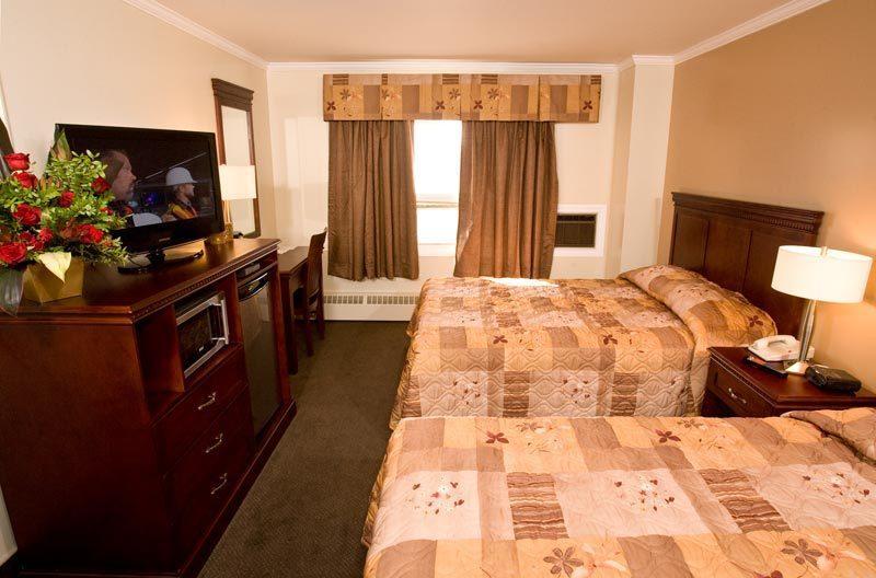 Ptarmigan Inn Hay River Экстерьер фото